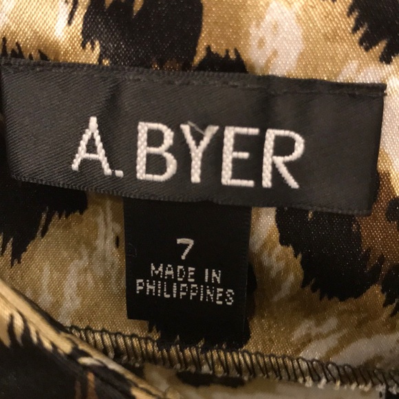 Beautiful cheetah silky dress for work or date - Picture 5 of 5